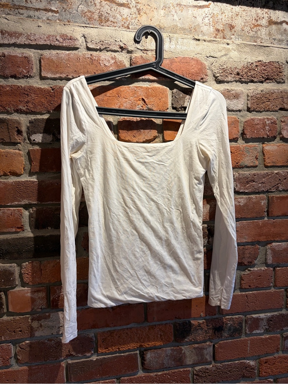 Banana Republic Long-Sleeve Scoop Neck Top in Cream